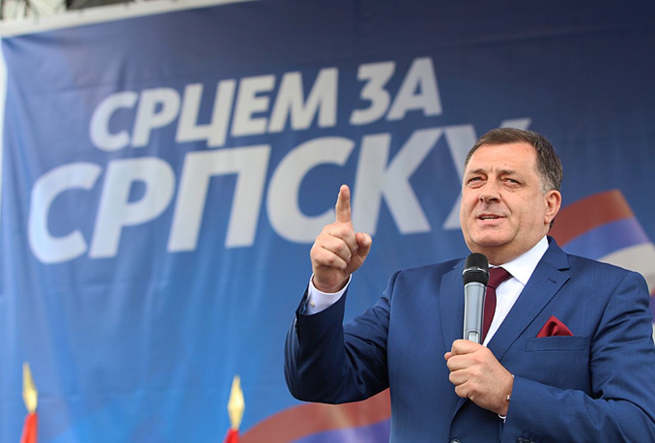Dodik održao lekciju i postavio pitanja Karamarku