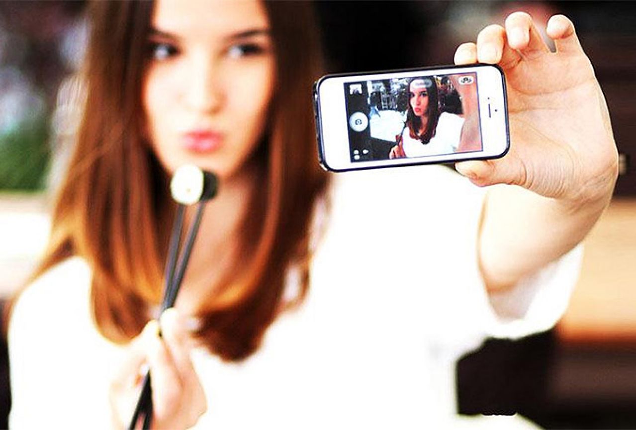 Evo što je istraživanje pokazalo o osobama koje često snimaju selfije