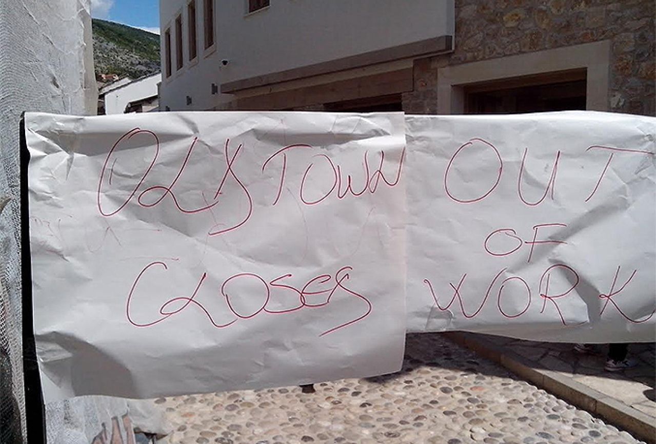 Obrtnici blokirali sve ulaze u Stari grad u Mostaru