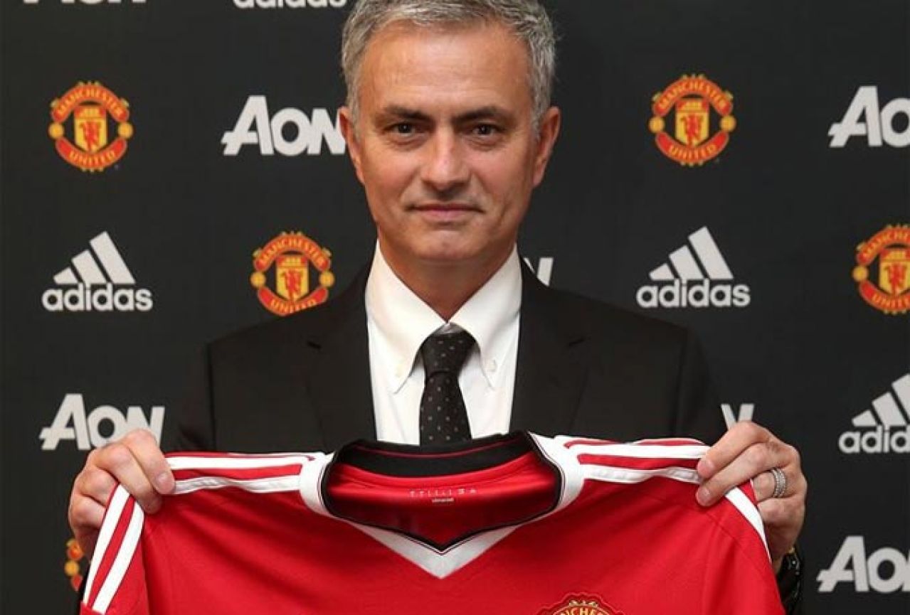 Mourinho službeno preuzeo United