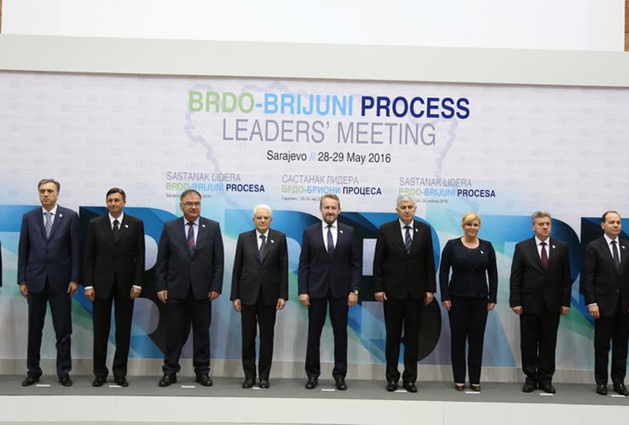 'Delo' o sarajevskom summitu: Nizak stupanj demokracije u regiji