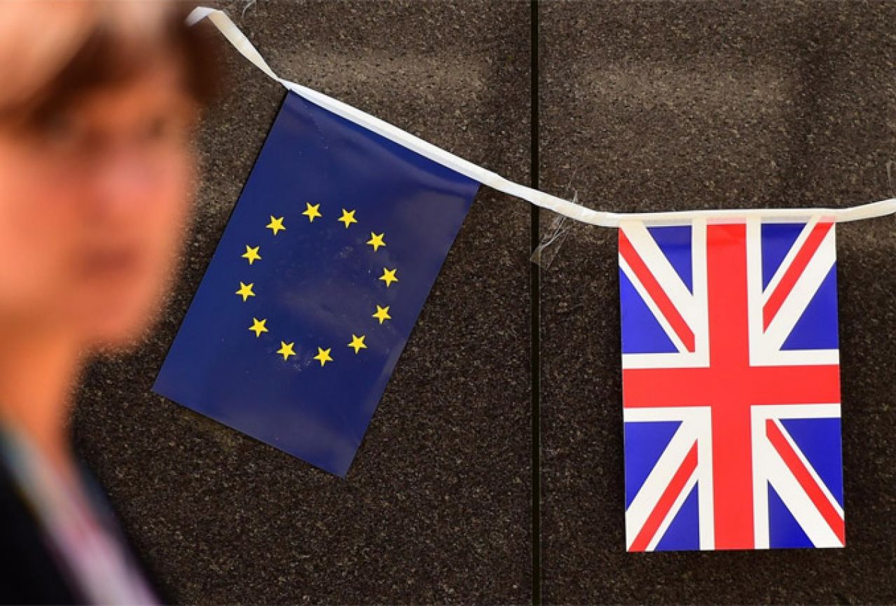 Ostanak u EU zagovara 51 posto Britanaca