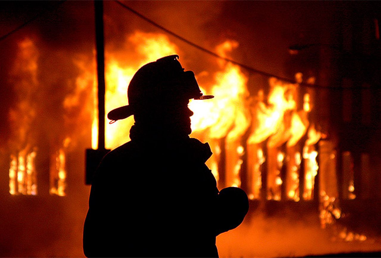 Banovići: U požaru poginule dvije osobe