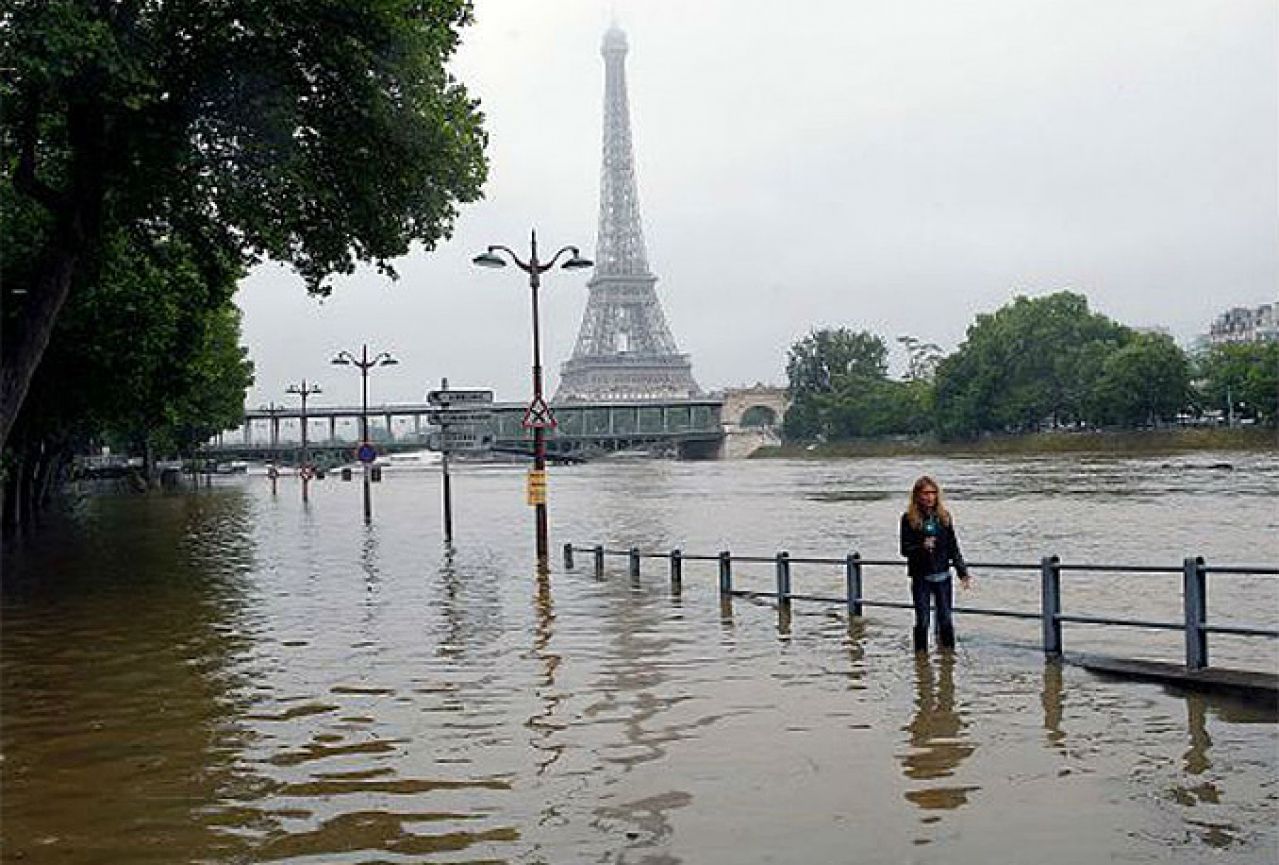 Poplave ugrožavaju vladine zgrade u Parizu