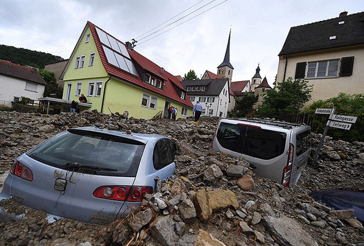 U poplavama diljem Europe poginulo najmanje 18 osoba