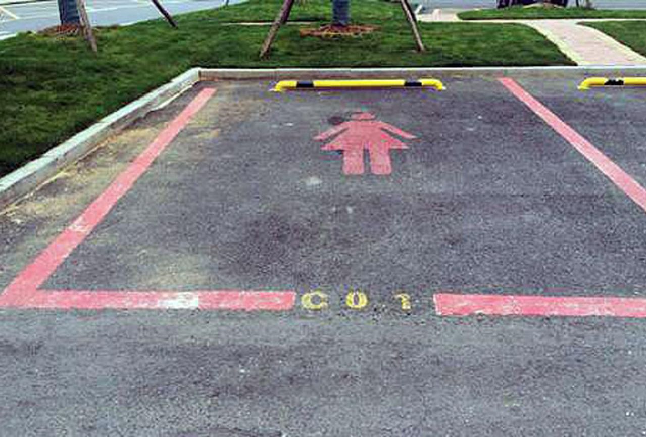 Parking samo za ženske vozače - seksizam ili diskriminacija?