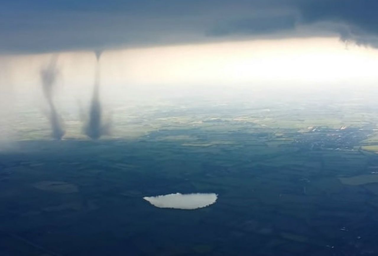 VIDEO | Dvostruki tornado iznad Njemačke