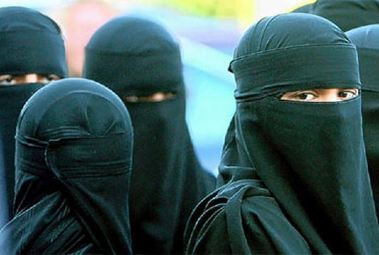 Škotska policija namjerava dozvoliti hidžab kao dio policijske uniforme