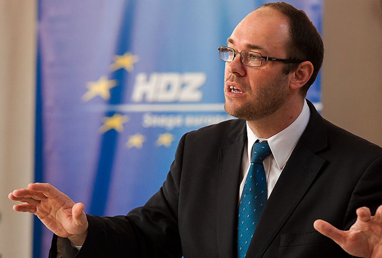 HDZ-ovi eurozastupnici ne žele poslušati Karamarka