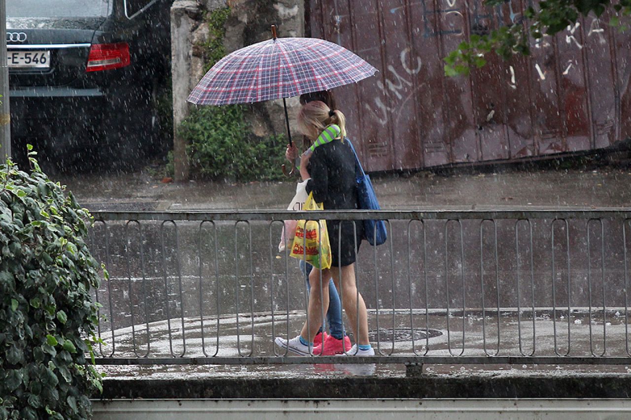 Oblaci i kiša, temperature do 25 stupnjeva