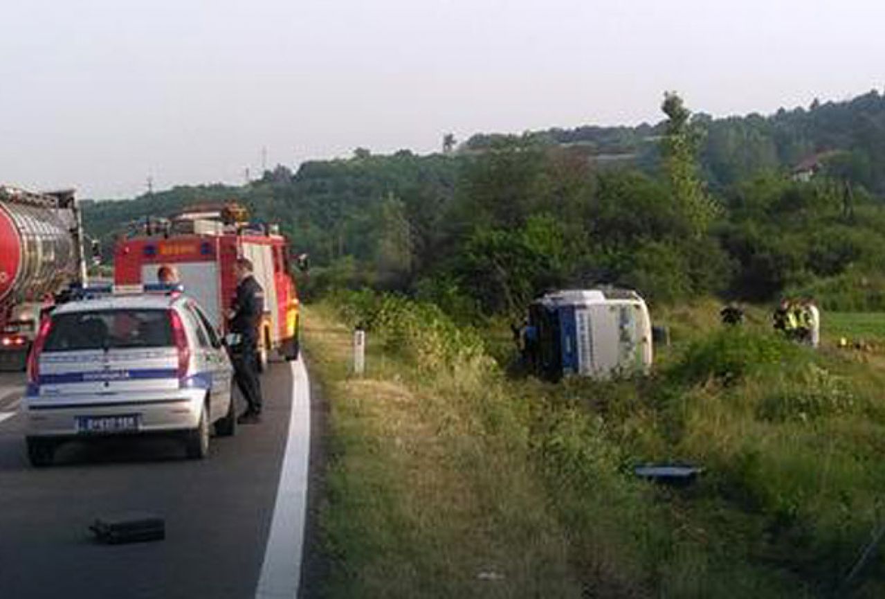 Teška prometna nesreća u Srbiji: Autobus sletio s ceste, pet poginulih