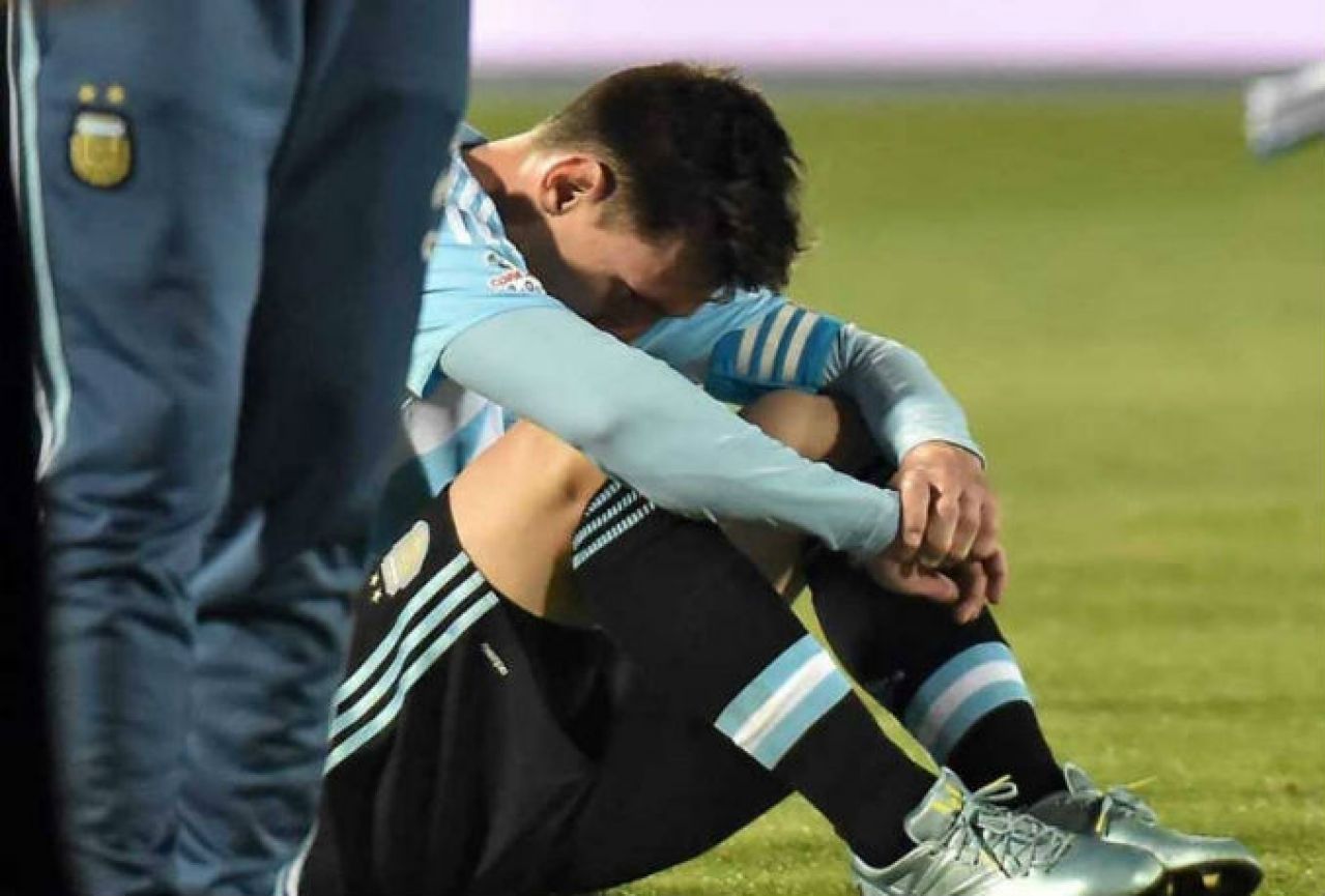 VIDEO | Messi napušta reprezentaciju nakon poraza od Čilea