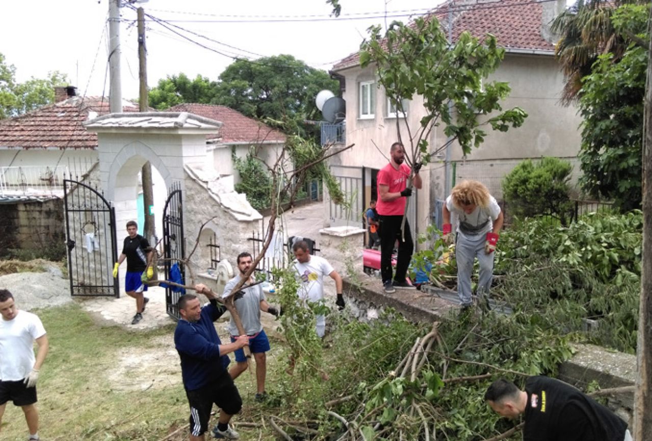 Radna akcija u Čapljini: Stanovnici zajedničkim snagama očistili harem
