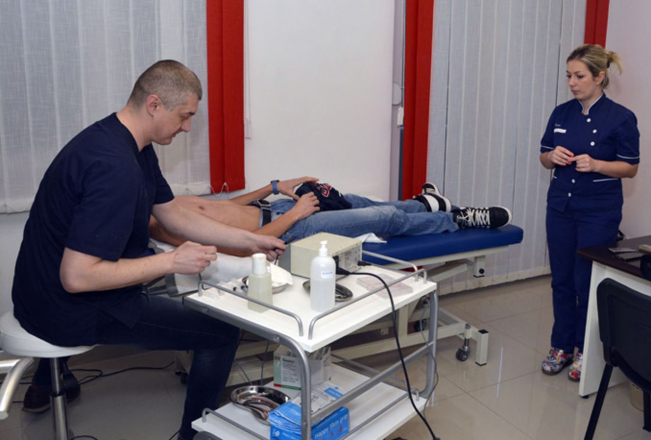 Dr. Jeremić u Vitalisu - bezbolnom metodom bez kirurškog rezanja uklonite izrasline na tijelu