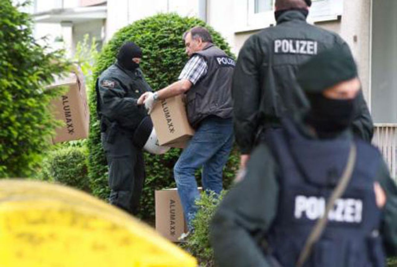 Maassen: Sedamnaest džihadista IS ušlo u Europu među izbjeglicama