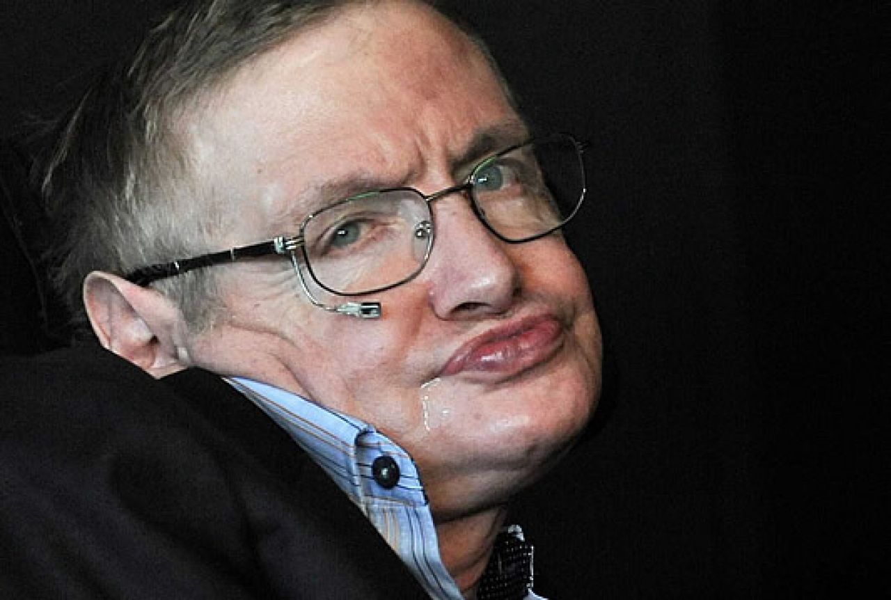 Hawking: Ljudi su sve gluplji i pohlepniji i uništavaju svijet