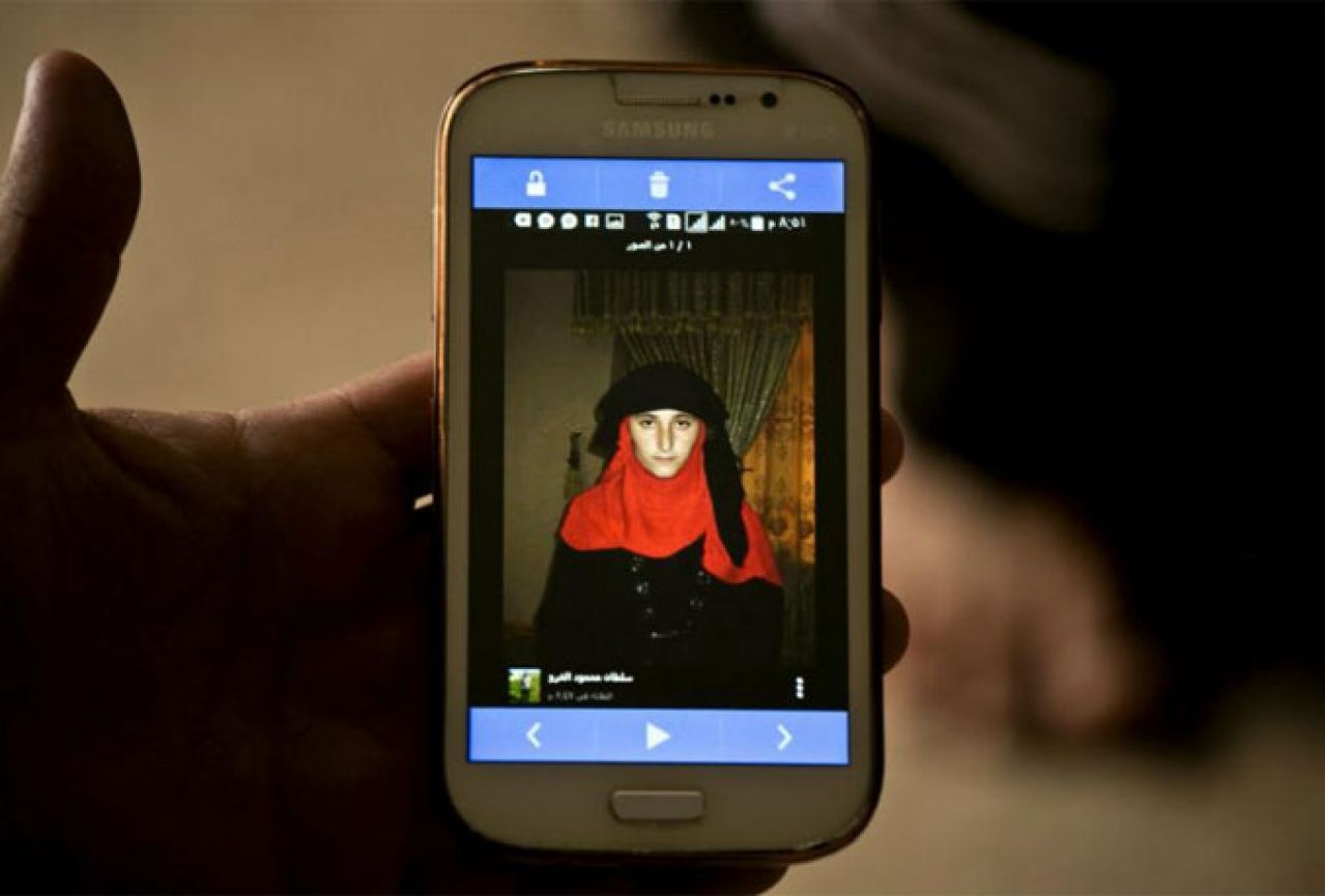 ISIL počeo 'prodavati' žene kroz aplikacije na mobitelima