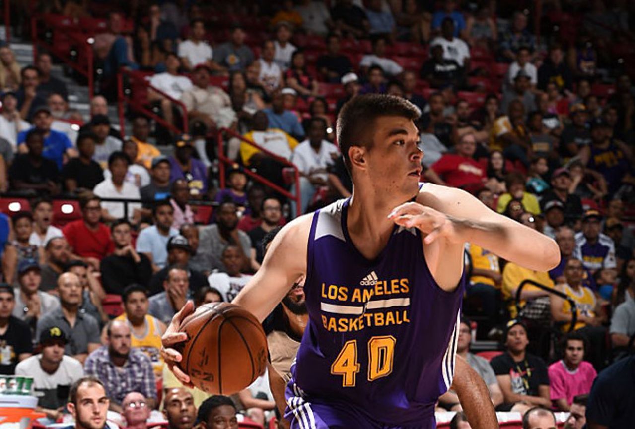 Čitlučanin Zubac u NBA debiju zabio 11 koševa 