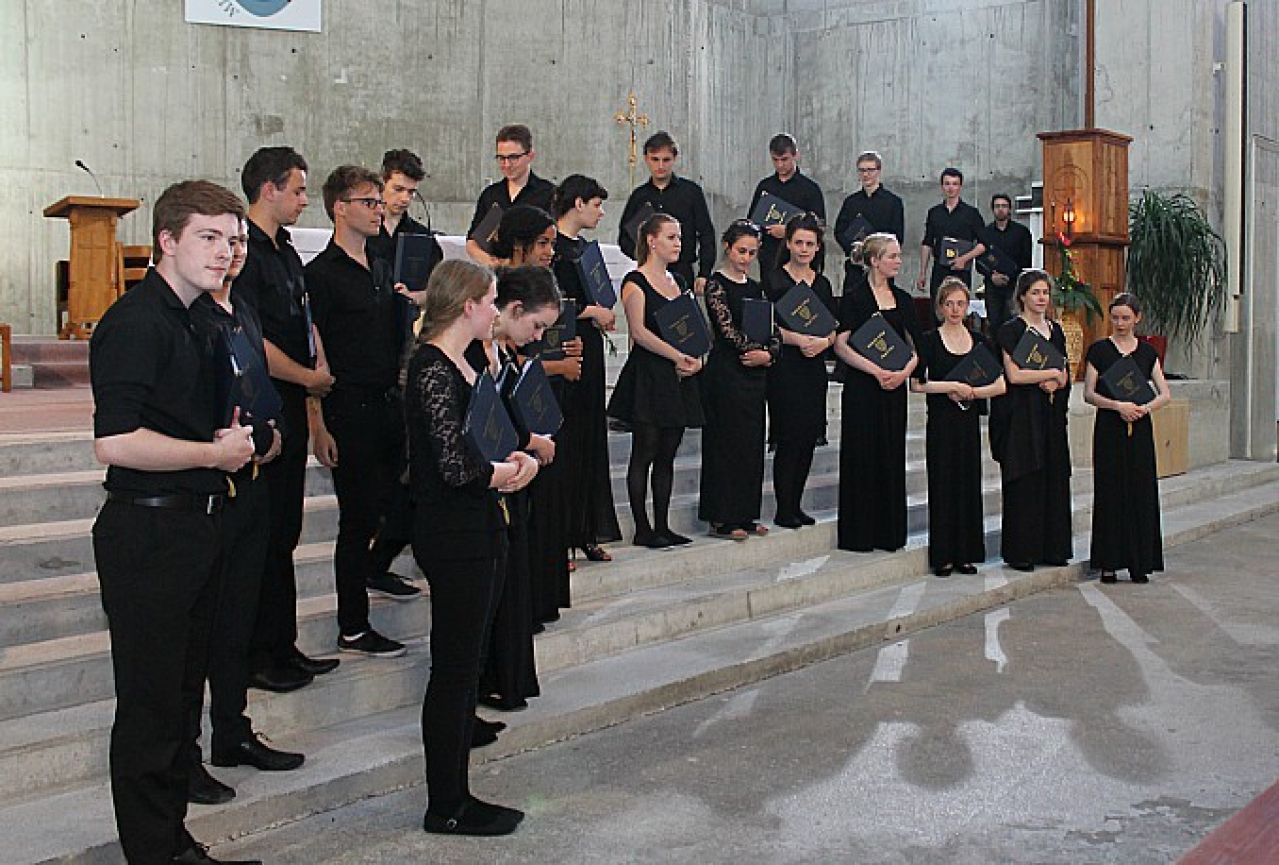 Sveučilišni zbor iz Cambridgea zapjevao u Mostaru