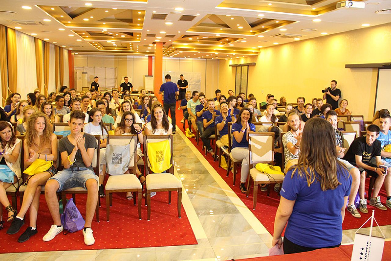 Mladi iz čitave BiH na konferenciji u Mostaru