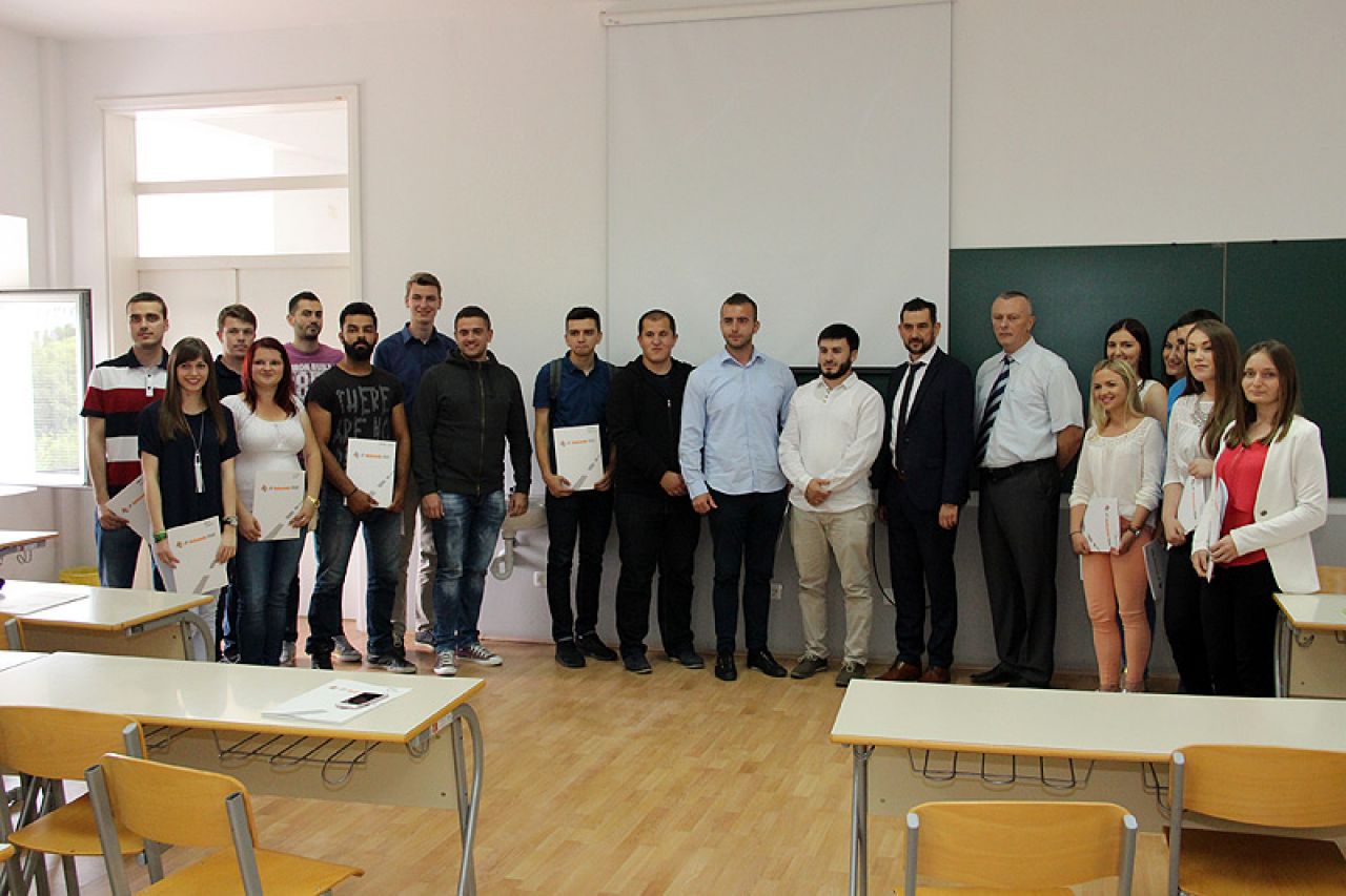 Mostar: 25 studenata iz cijele države dobilo stipendije Autocesta FBiH