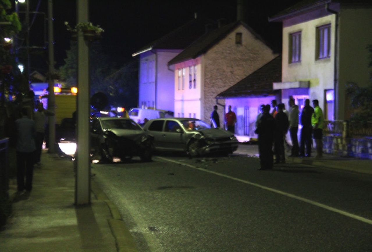 Sudar dva automobila na ulazu u Jablanicu