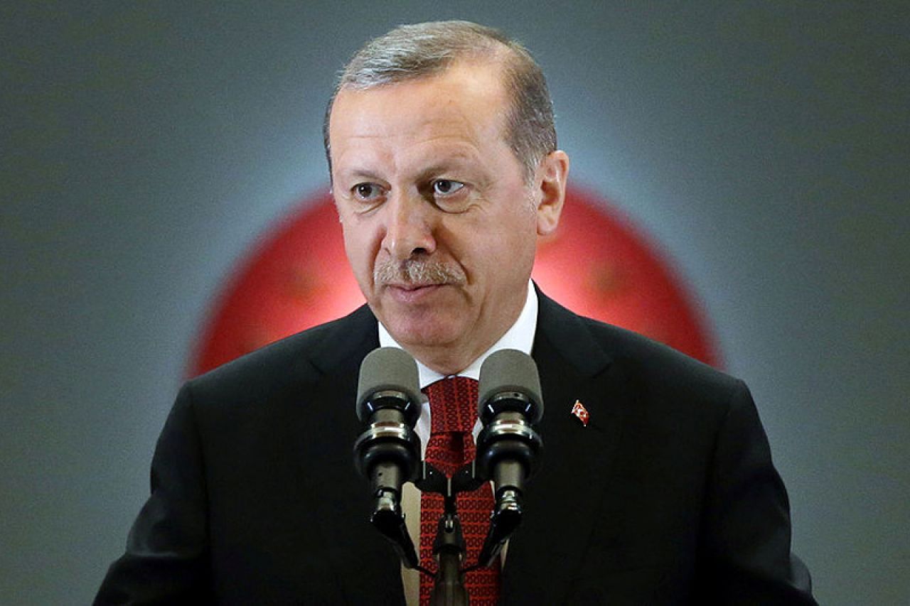 Erdogan: Ja sam vrhovni zapovjednik zemlje, ne idem nikuda!
