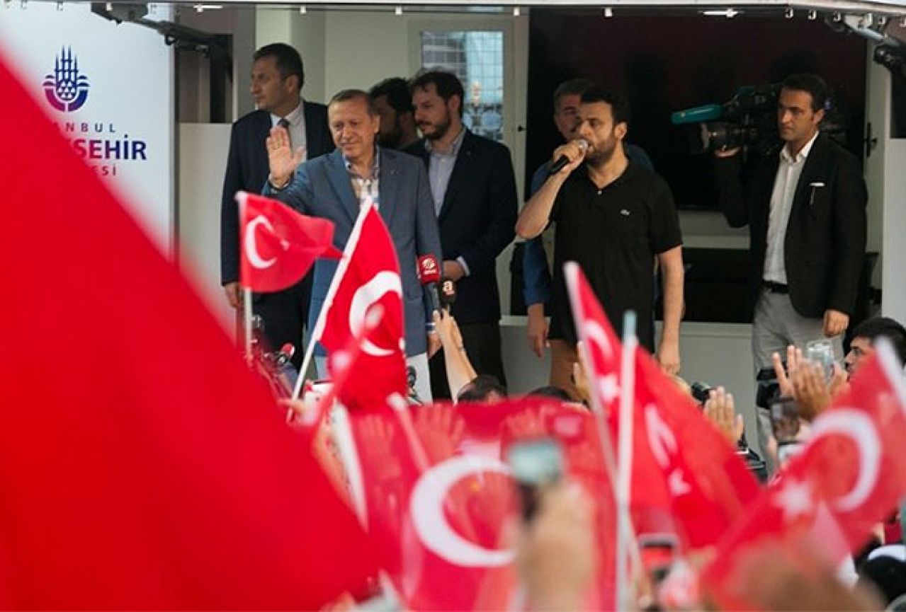 Erdogan okupljenim građanima: Turci, Bošnjaci i Armeni su jedna nacija