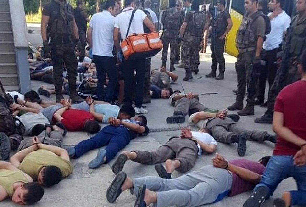 Novi neredi u Turskoj: Sukobi na aerodromu Sabiha Gokcen