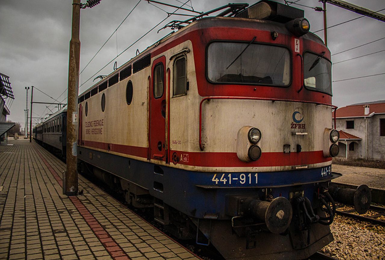 Željeznice FBiH isplatile radnicima bruto plaće za šesti mjesec