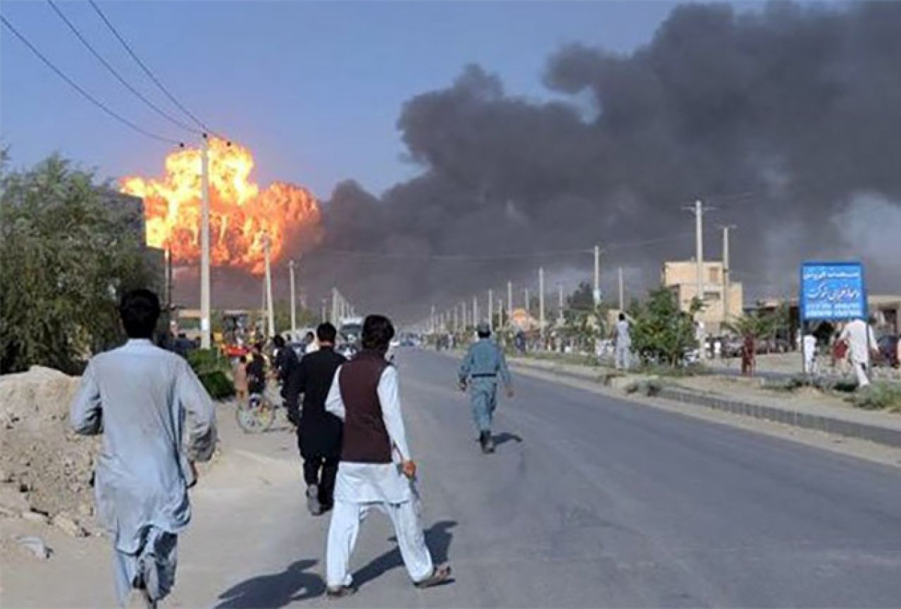 Samoubilački napad u Kabulu, 64 mrtvih