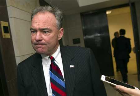 https://storage.bljesak.info/article/164608/450x310/tim-kaine-faca2.jpg