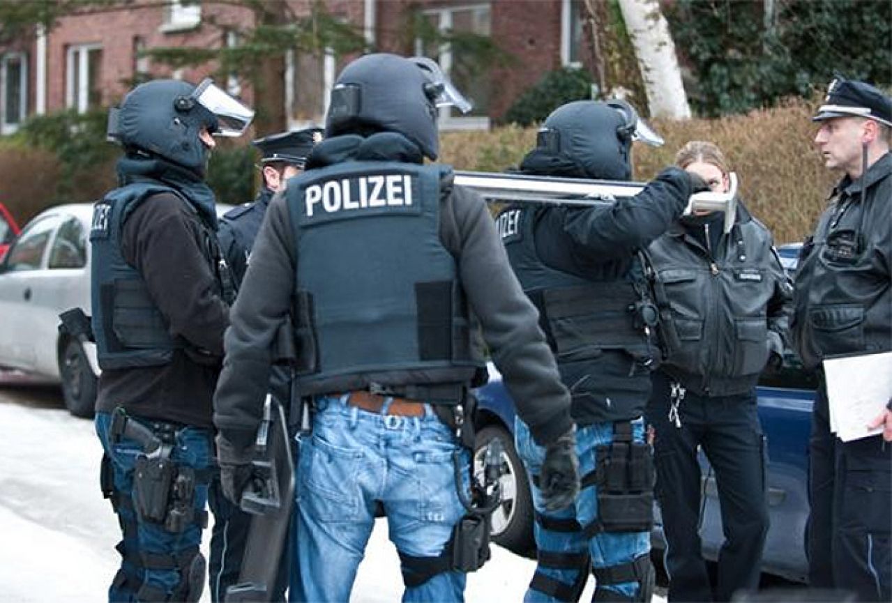 Njemačka policija pretresa stanove i džamije