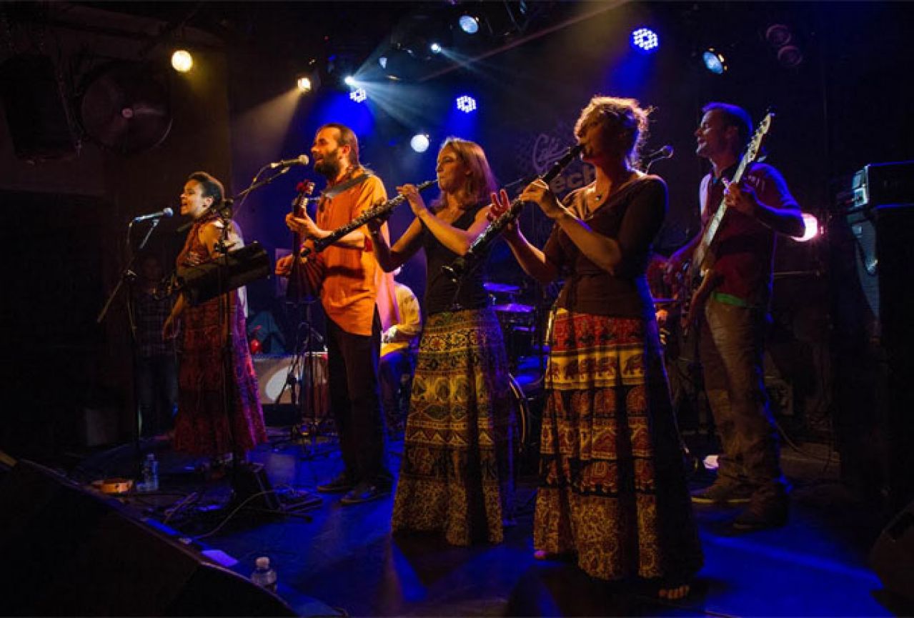 World Music bend 'Tribal Veda' nastupa u Mostaru