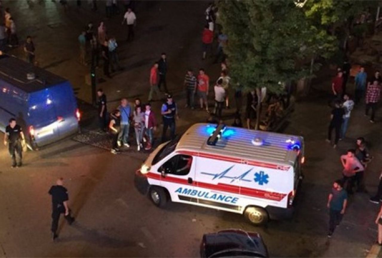 Priština: Više od 40 osoba ozlijeđeno u 'stampedu'