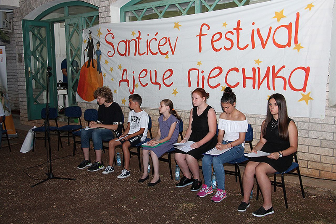 Mostar: Održana međunarodna večer djece pjesnika