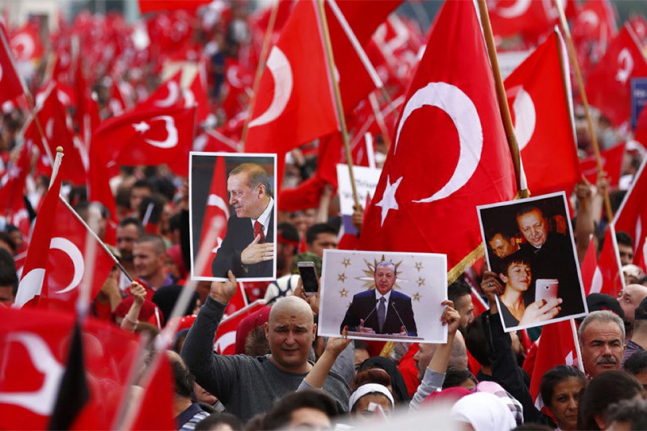 Na skupu podrške Erdoganu u Koelnu oko 40.000 ljudi