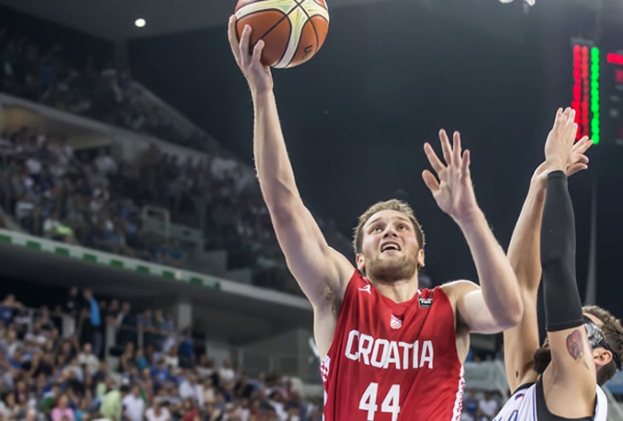 Hrvatski košarkaši uoči Rija poraženi od Srbije, Petrović izgubio živce