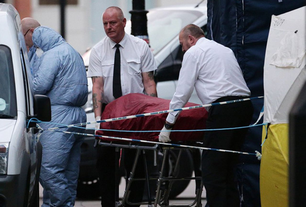 U napadu nožem u Londonu žena ubijena, više ozlijeđenih