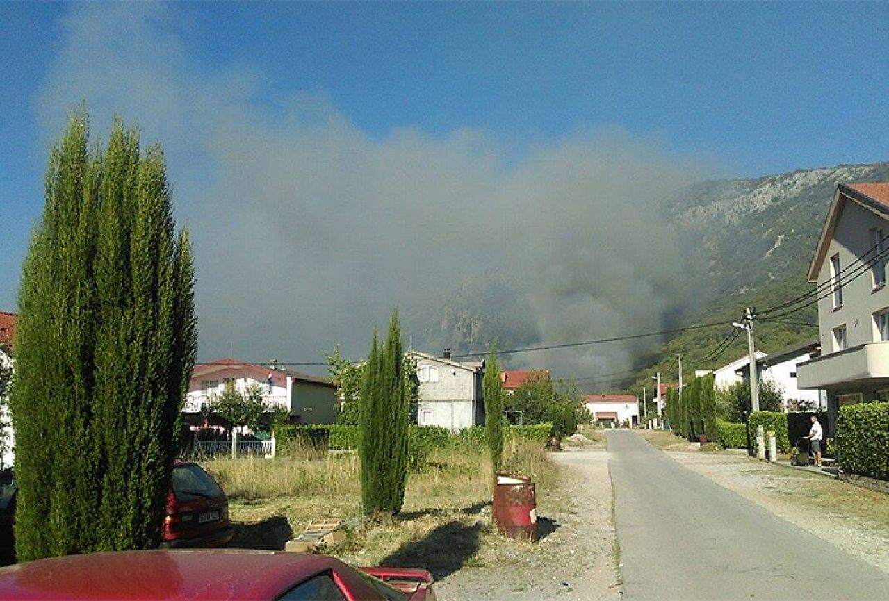 Ugašen požar južno od Mostara 