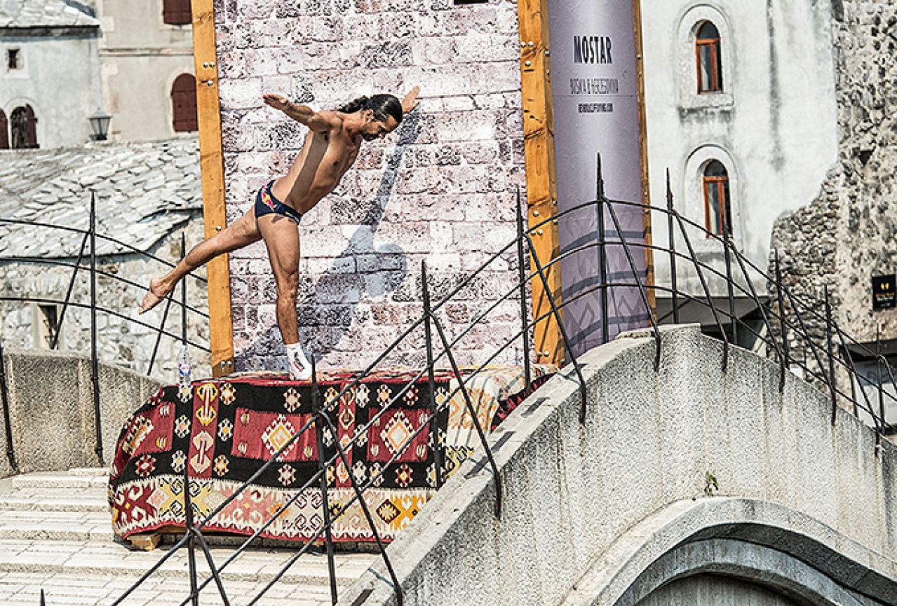 Prije rujanskog nastupa u Mostaru, Orlando Duque skače u Jajcu