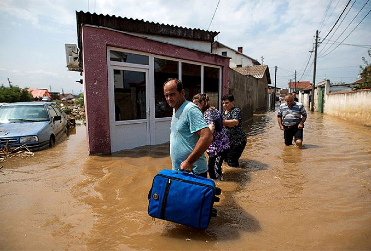 Posljedice poplava u Makedoniji: Nestala 14-mjesečna beba