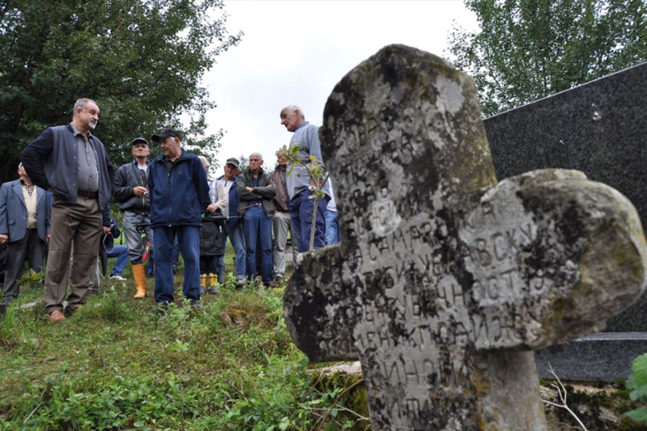 Bošnjaci sagradili spomenik susjedu Srbinu koji je poginuo braneći njihovo selo