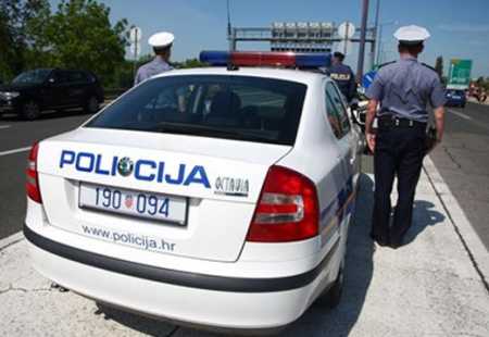 https://storage.bljesak.info/article/166456/450x310/policija-hrvatska.jpg