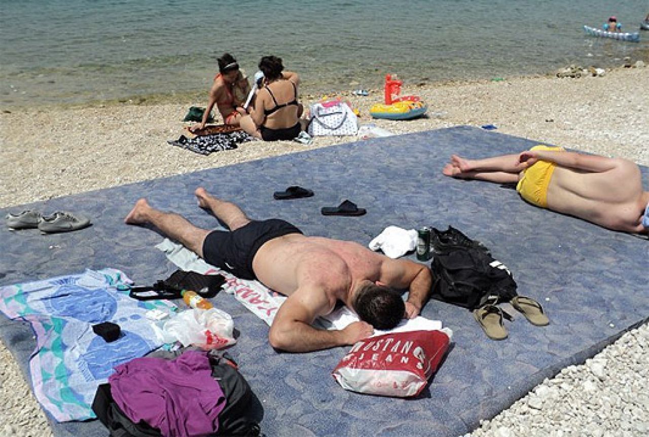 Dalmacija uvodi red na plaže: Ležaljke, ormarići, bicikla...