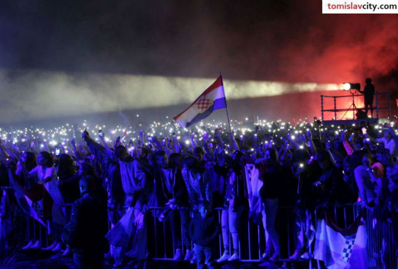 VIDEO | Thompson u Tomislavgradu pred više od 10.000 ljudi