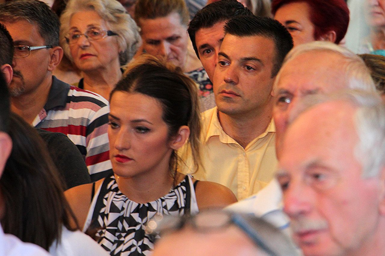 Mostarci zatražili izbore, smjenu gradonačelnika i referendum o odcjepljenju