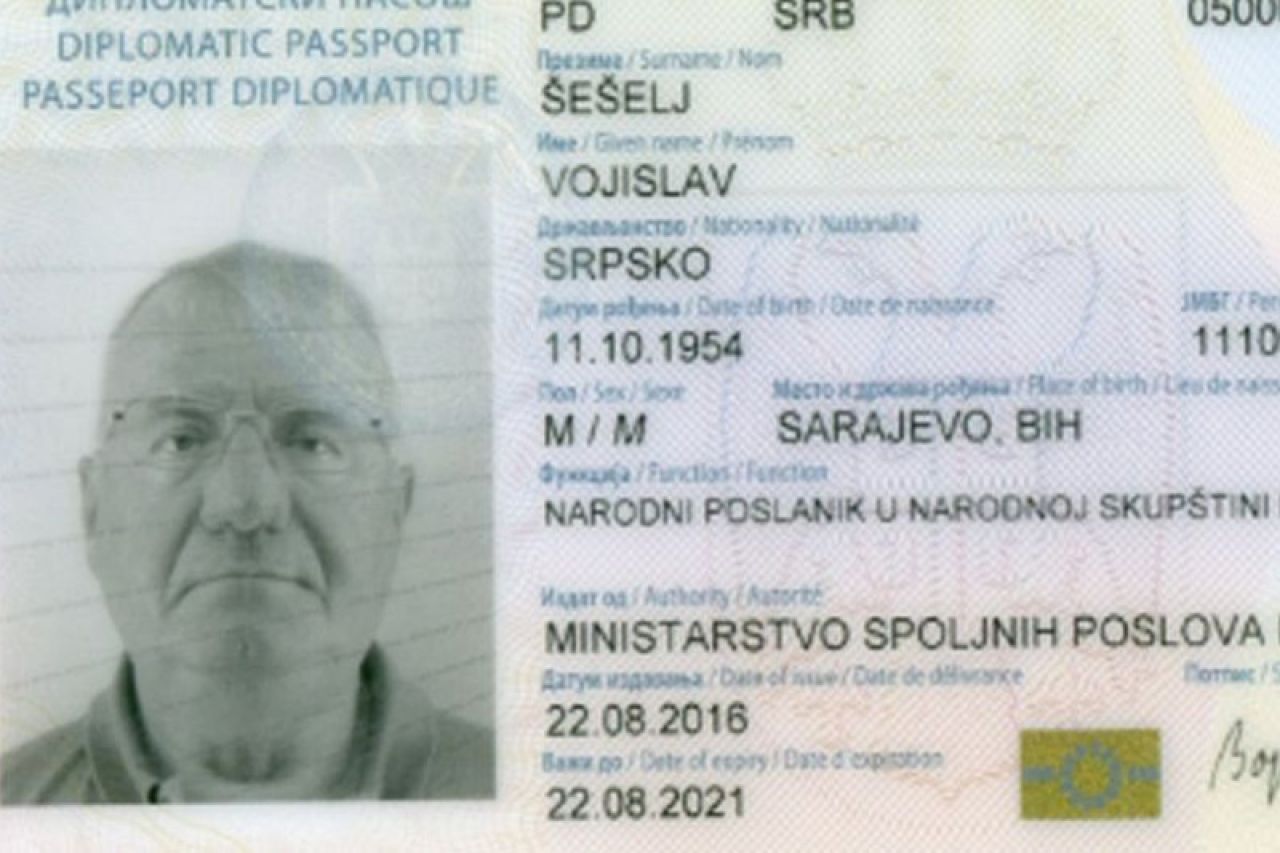 Šešelj dobio diplomatsku putovnicu: ''Stižem u Zagreb kao ugledni diplomat''