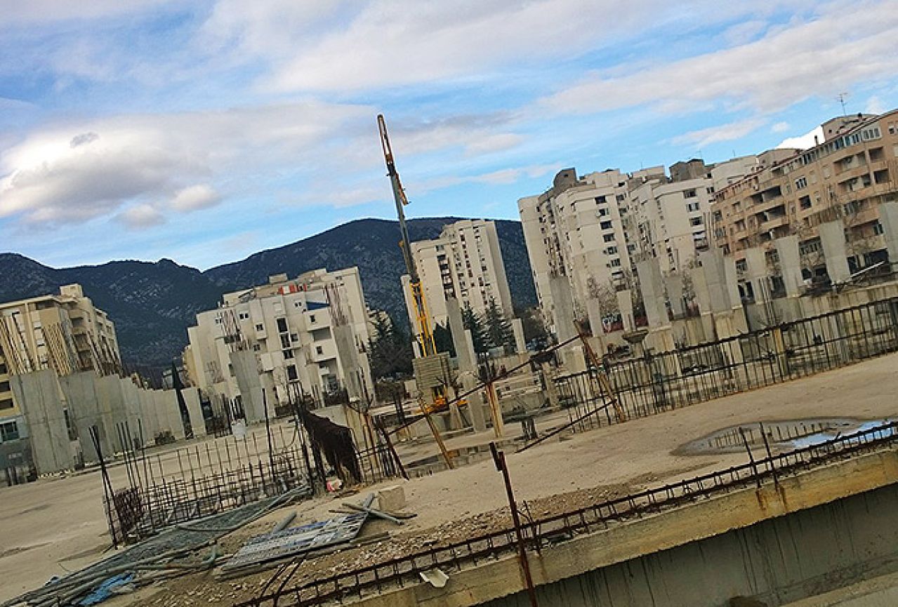 VIDEO | 'Na čekanju': Mostar pun praznih gradilišta