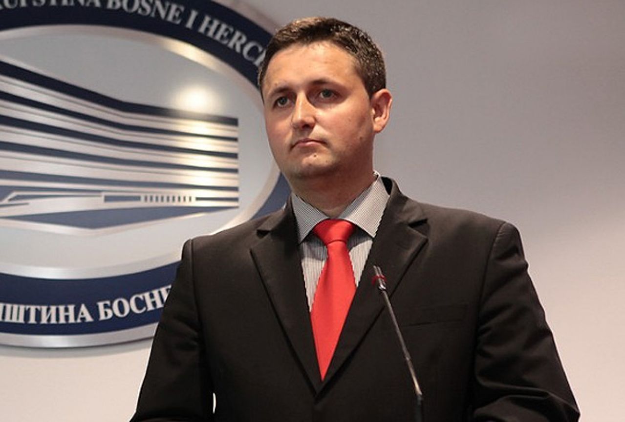 Bećirović traži zastupničku raspravu o referendumu u RS-u